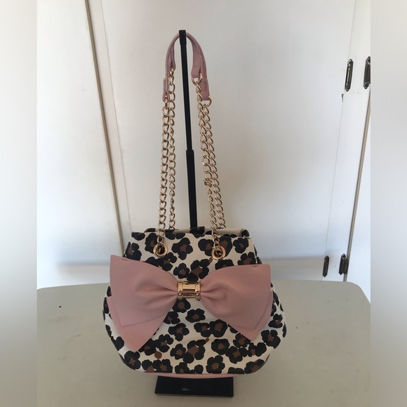 Betsey Johnson Handbags - Betsey Johnson leopard bag super cute